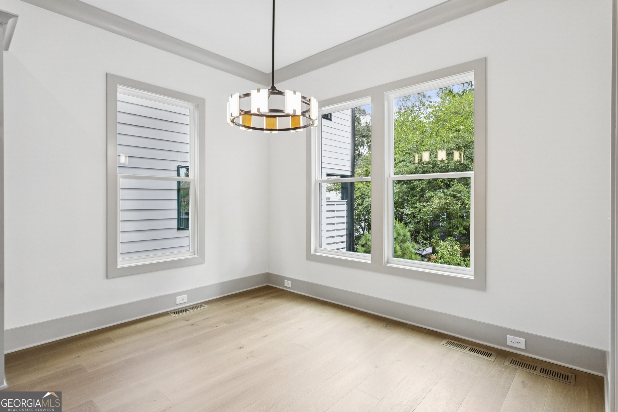 2583 Apple Valley Road