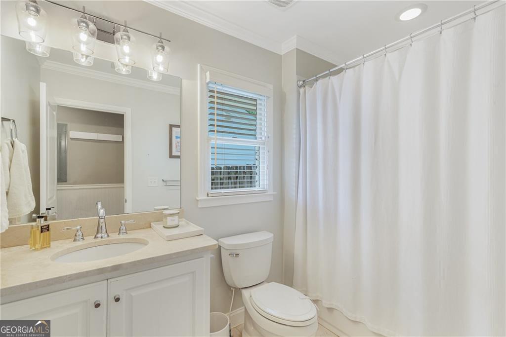 2616 Winding Lane NE