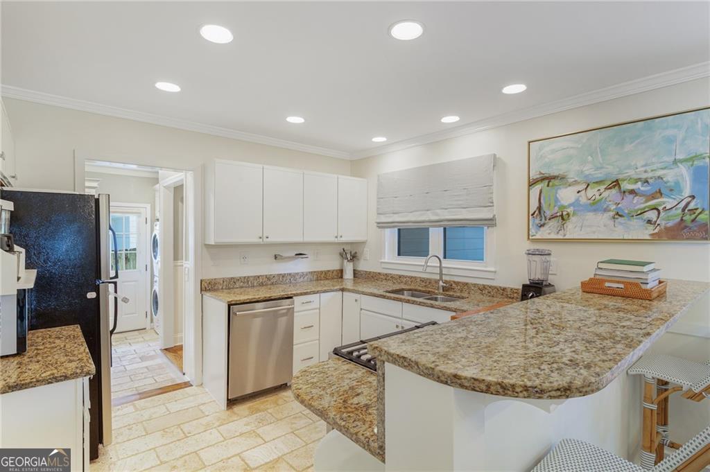 2616 Winding Lane NE