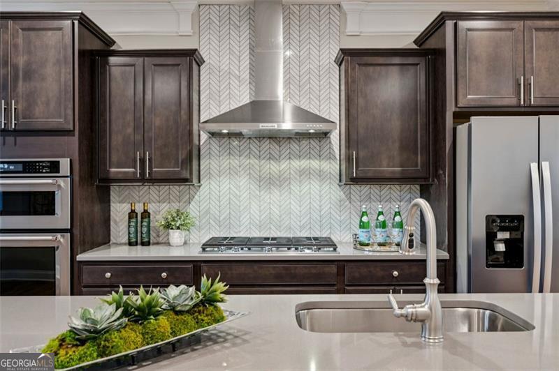 2025 Humboldt Park Lane