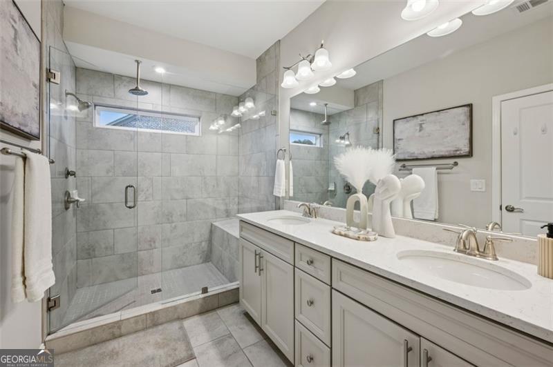 2025 Humboldt Park Lane