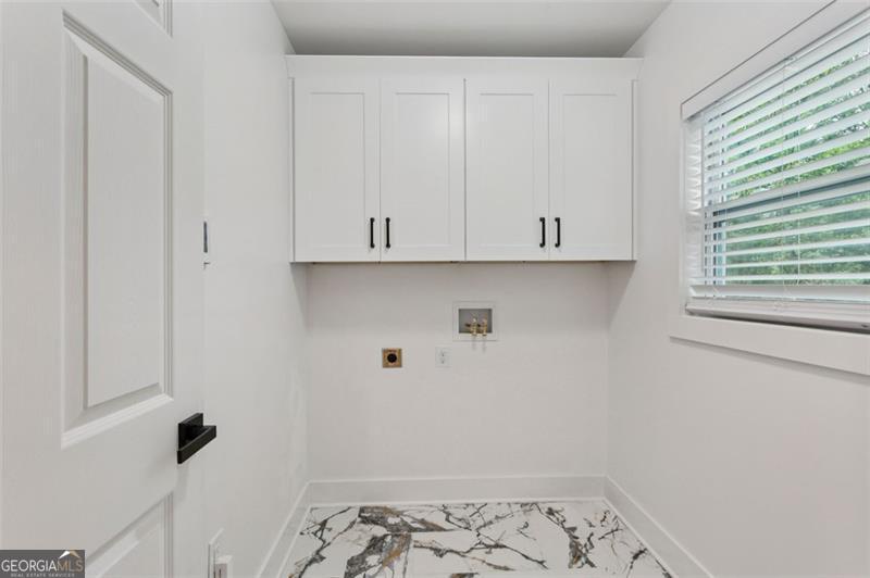 2779 Dale Creek Drive NW