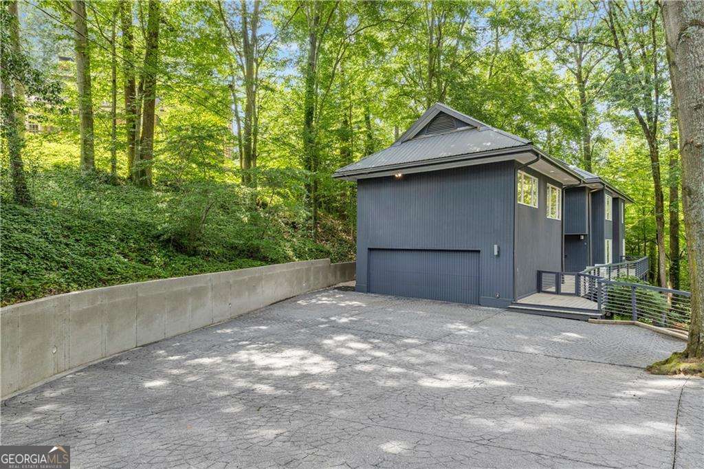 2050 Eldorado Drive NE