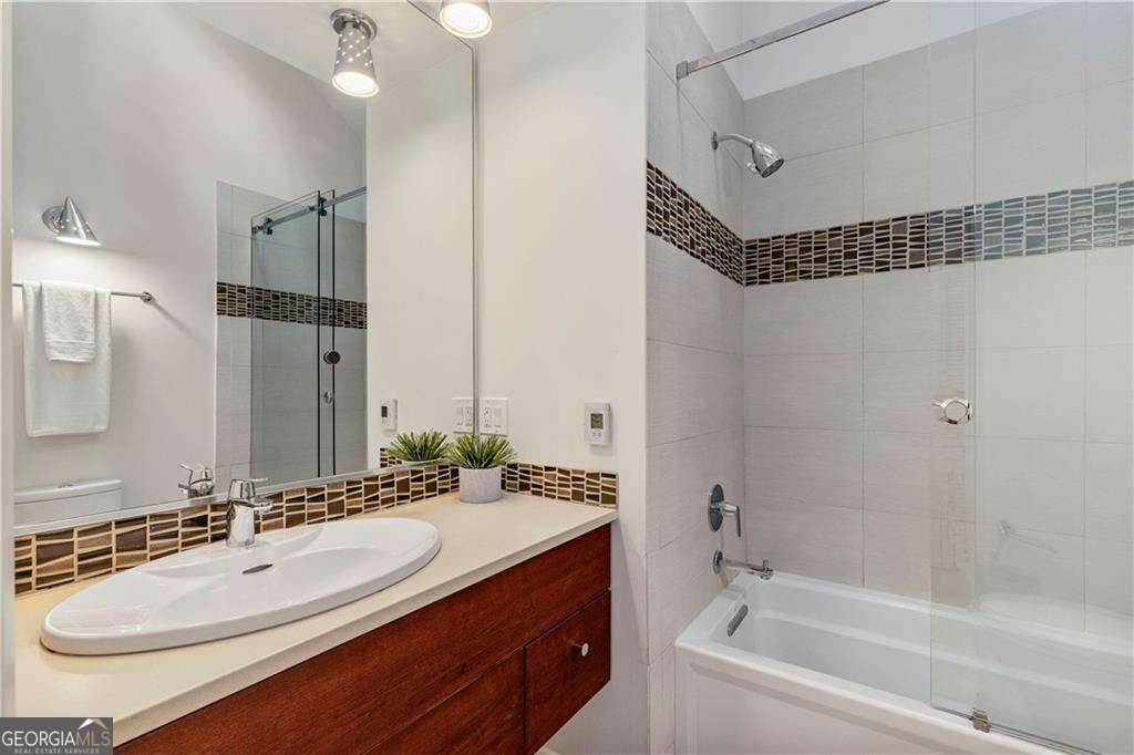 2050 Eldorado Drive NE