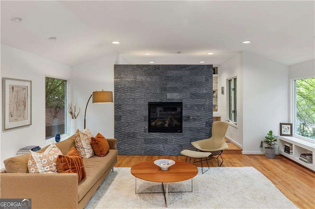 2050 Eldorado Drive NE