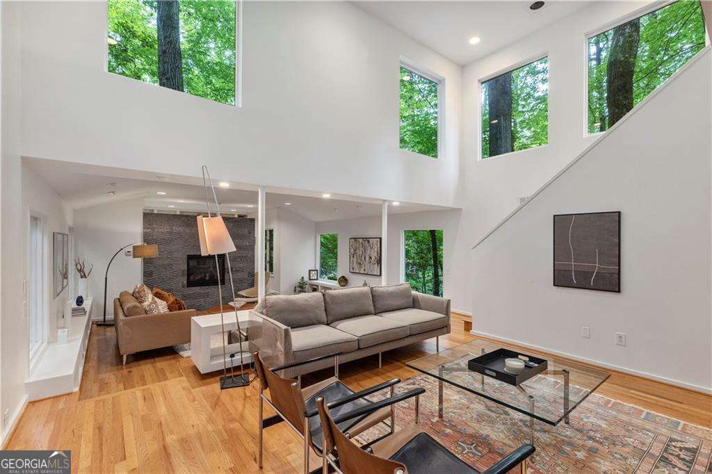 2050 Eldorado Drive NE