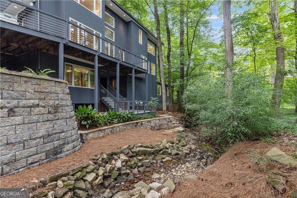 2050 Eldorado Drive NE