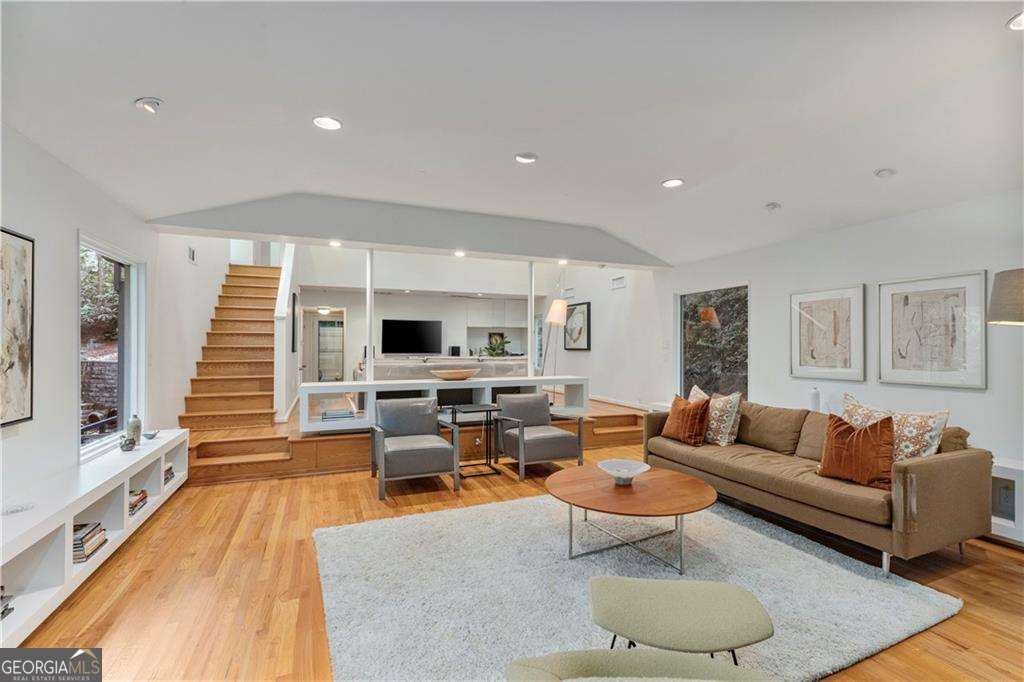 2050 Eldorado Drive NE