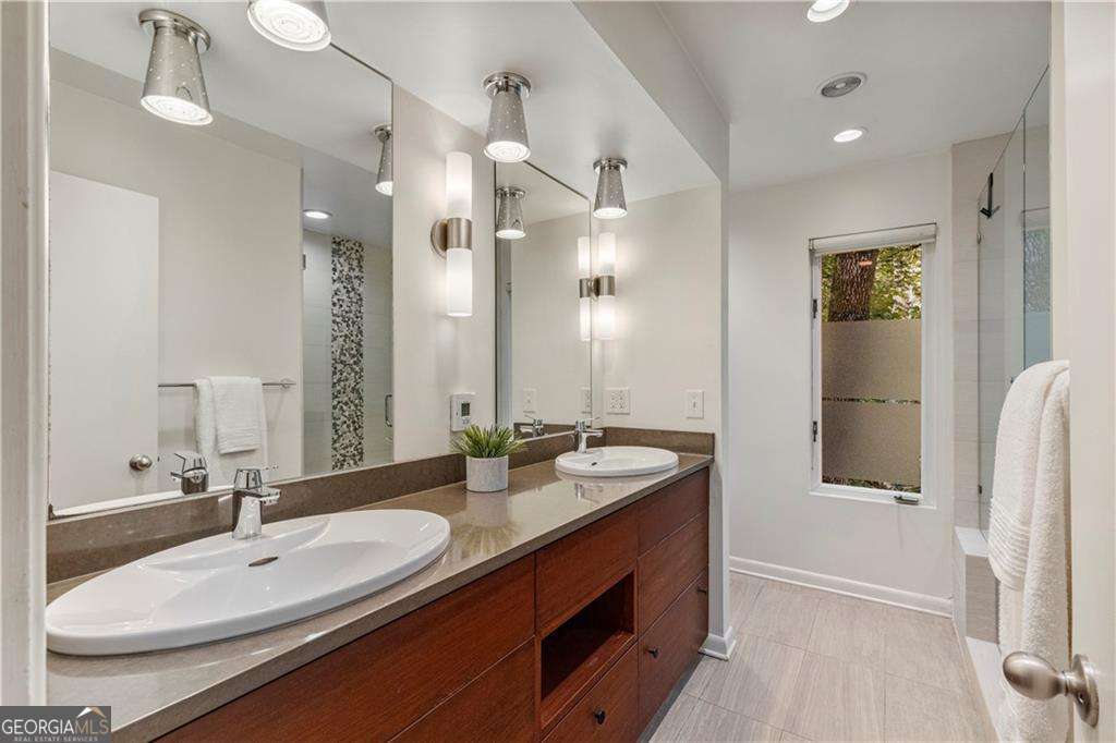 2050 Eldorado Drive NE