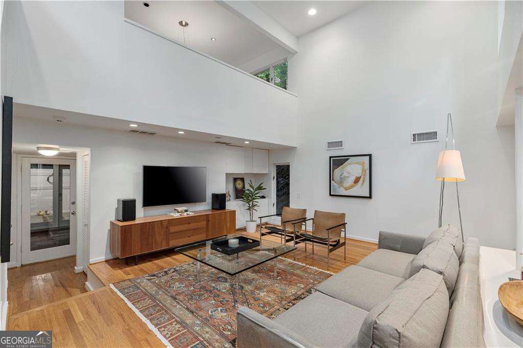 2050 Eldorado Drive NE