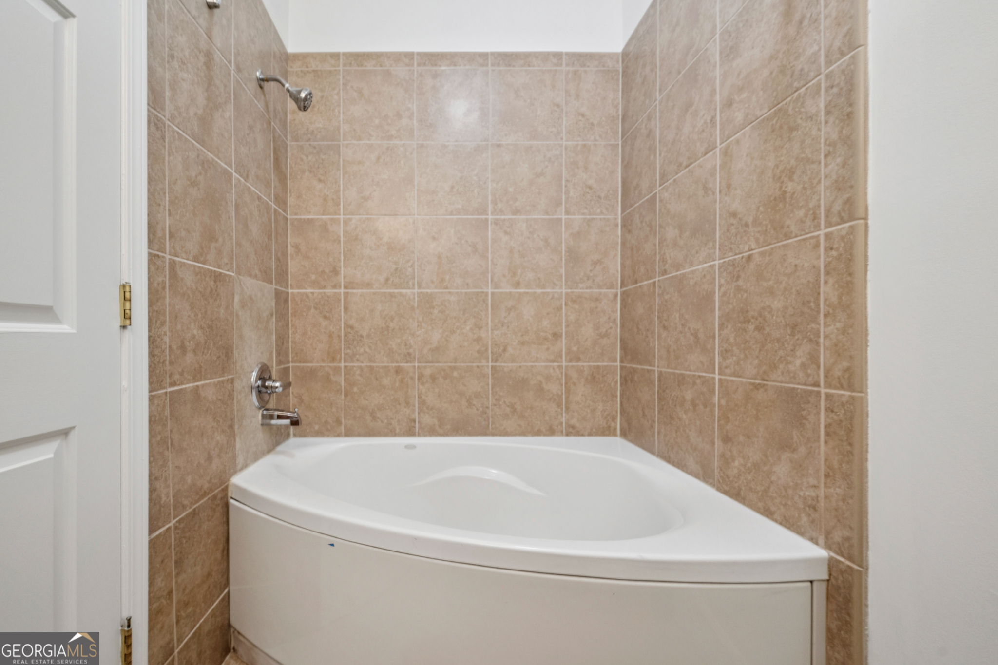 2921 Lenox Road NE # 106