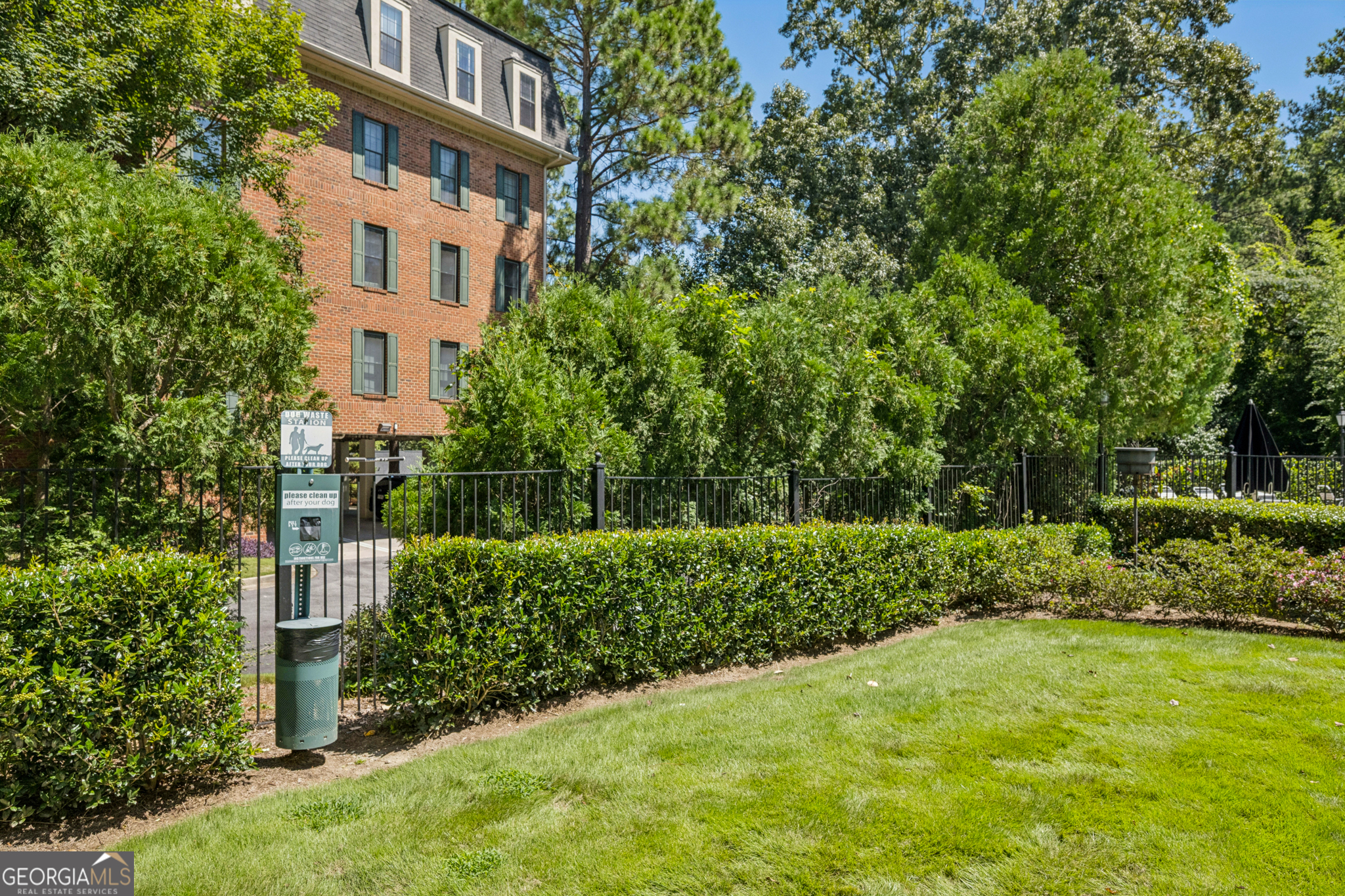 2921 Lenox Road NE # 106