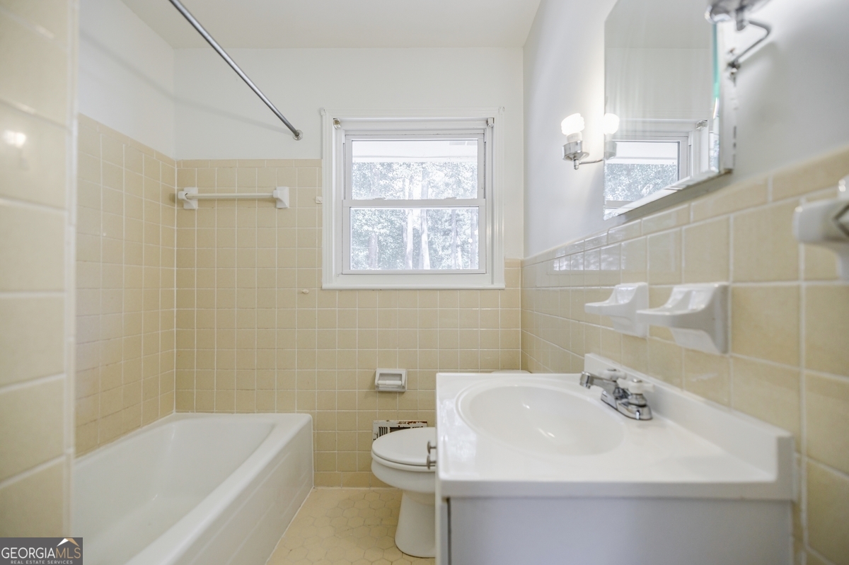 3690 Herren Drive SW