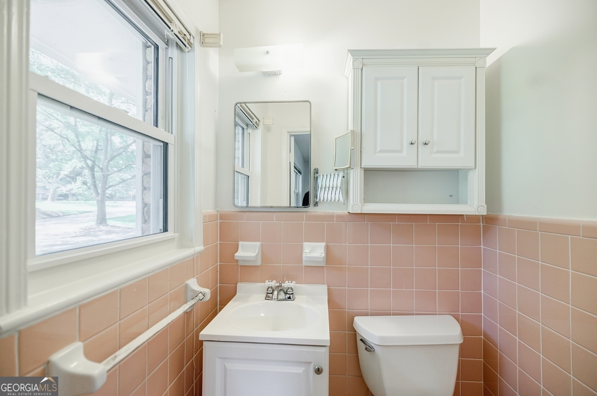 3690 Herren Drive SW