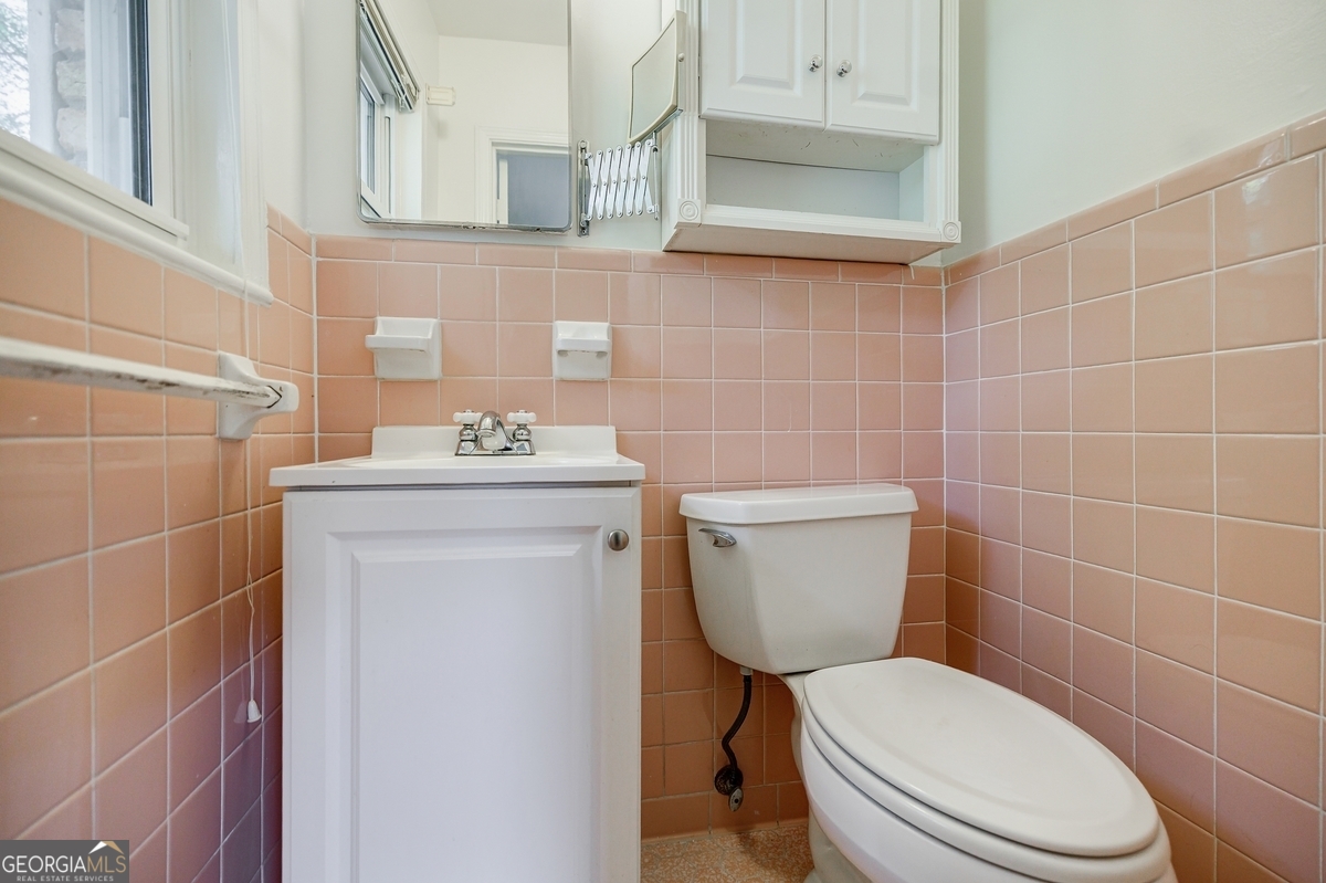 3690 Herren Drive SW