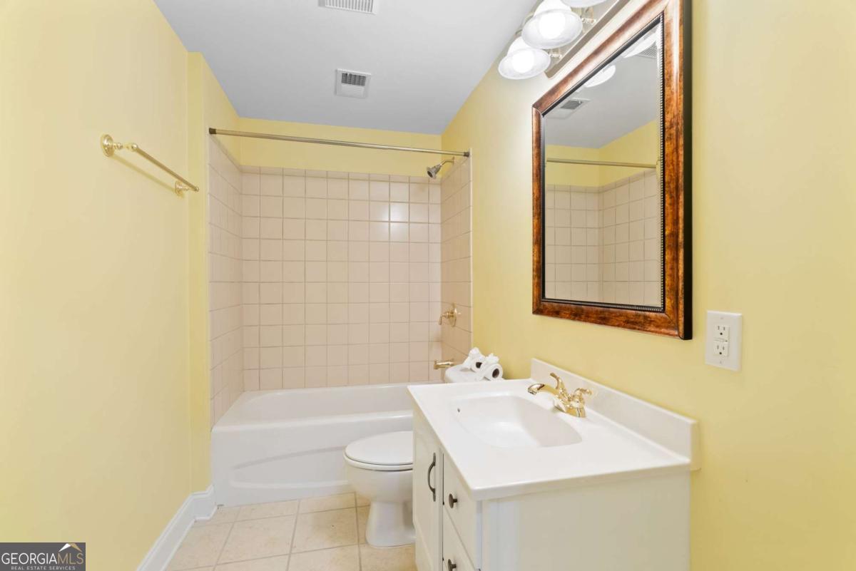 1224 Kenway Circle SE