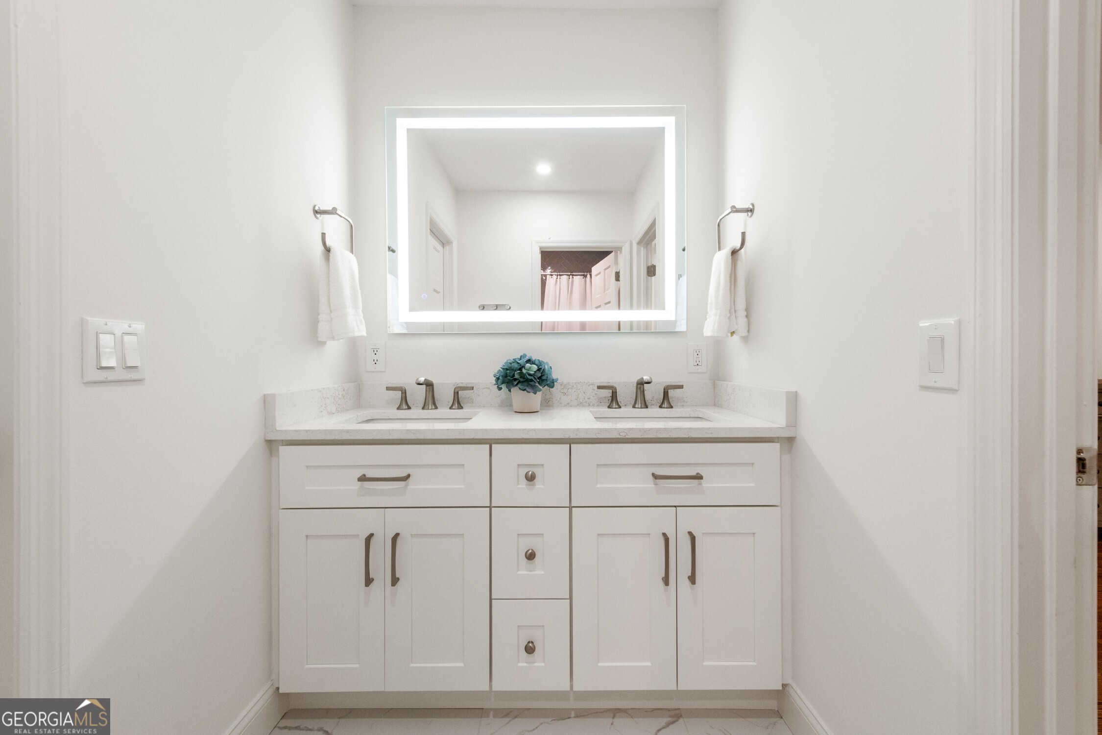 7770 N Spalding Lake Drive