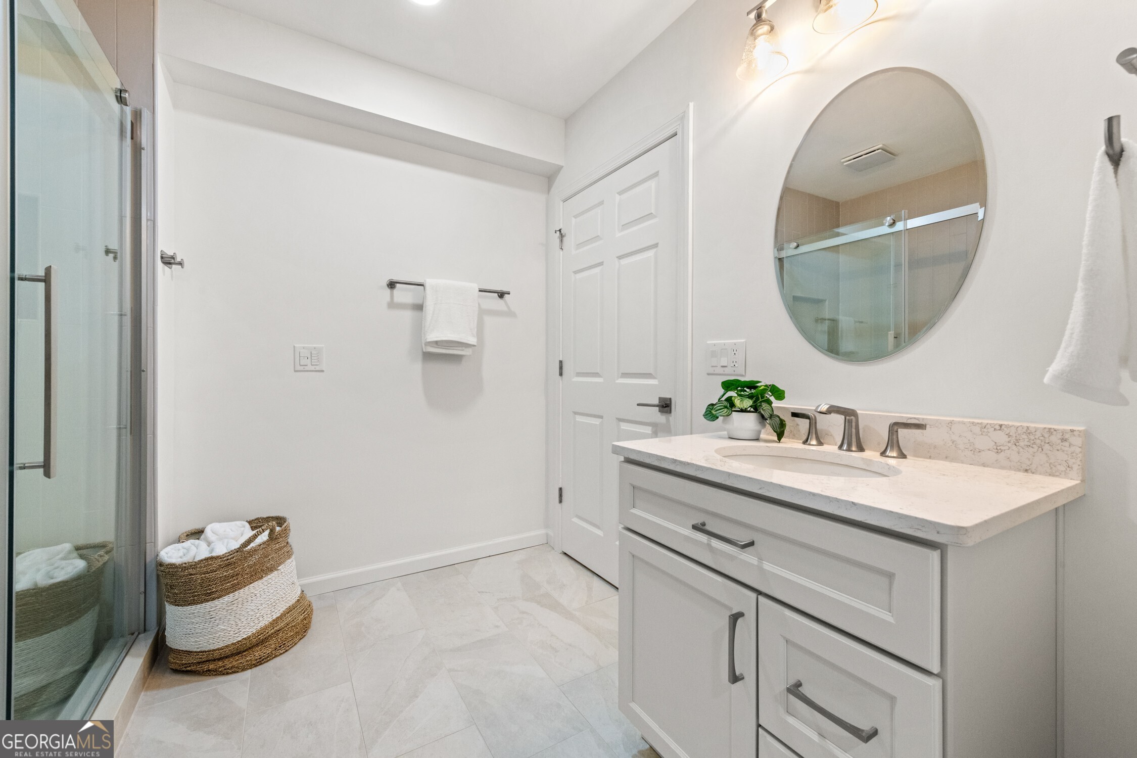 7770 N Spalding Lake Drive