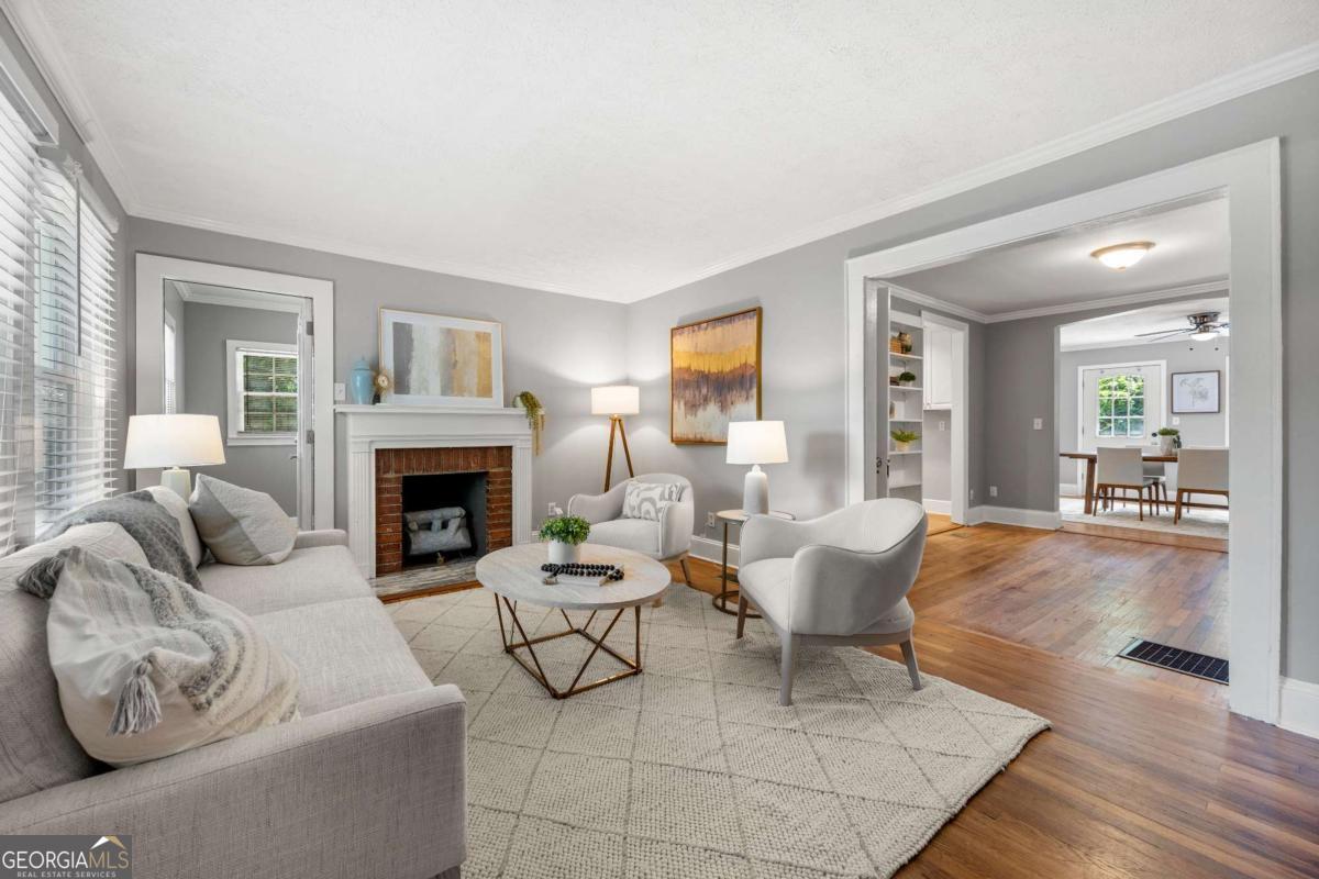 1938 Maywood Place NW