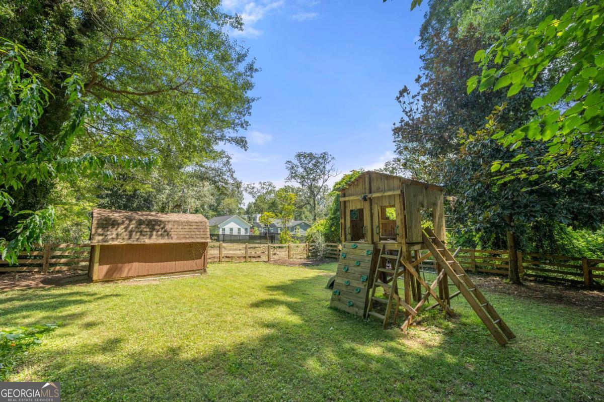 1938 Maywood Place NW