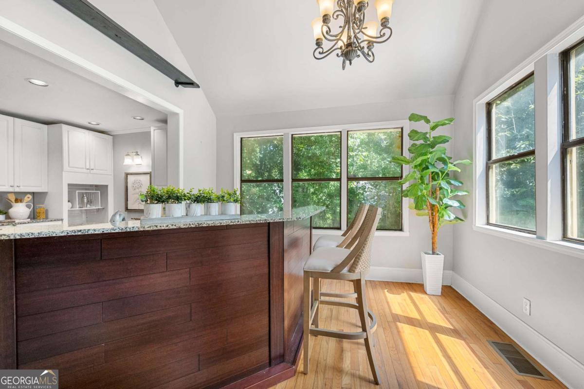 1938 Maywood Place NW