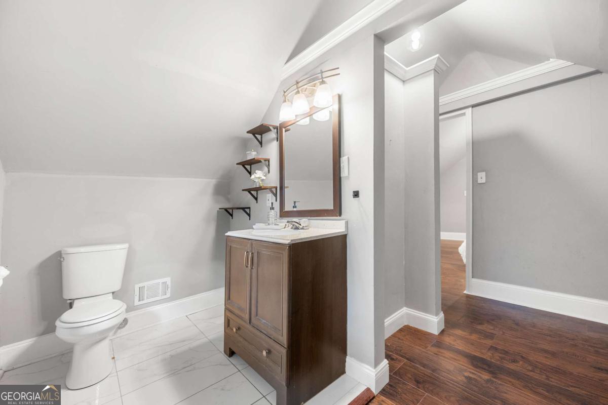 1938 Maywood Place NW