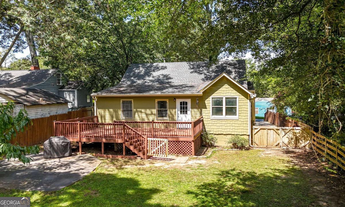 1938 Maywood Place NW