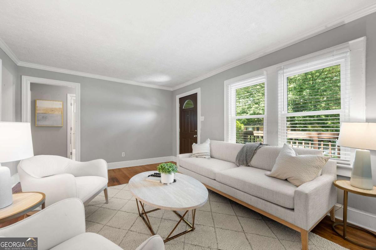 1938 Maywood Place NW