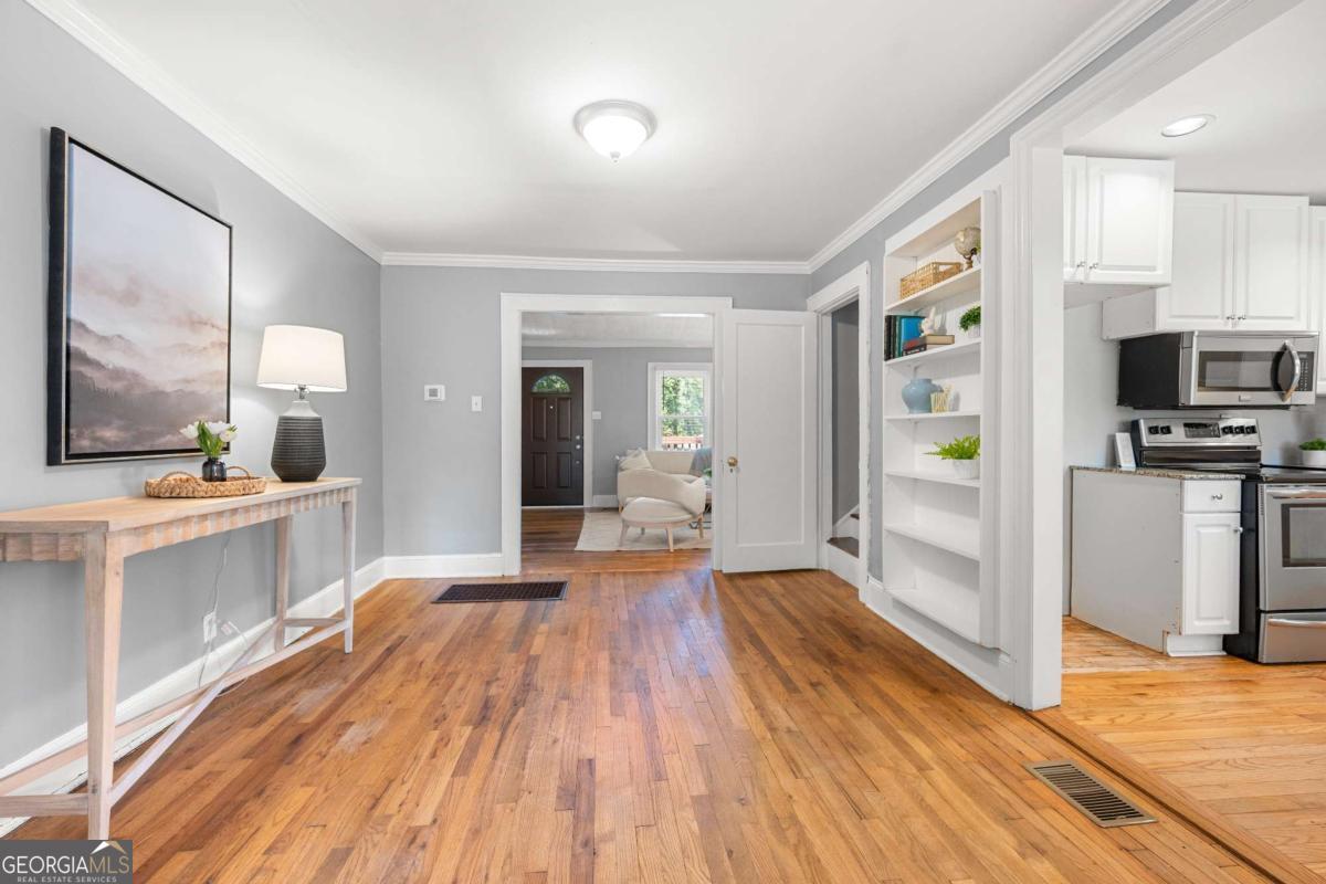 1938 Maywood Place NW