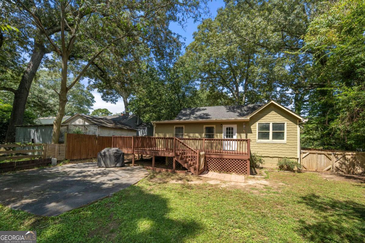 1938 Maywood Place NW