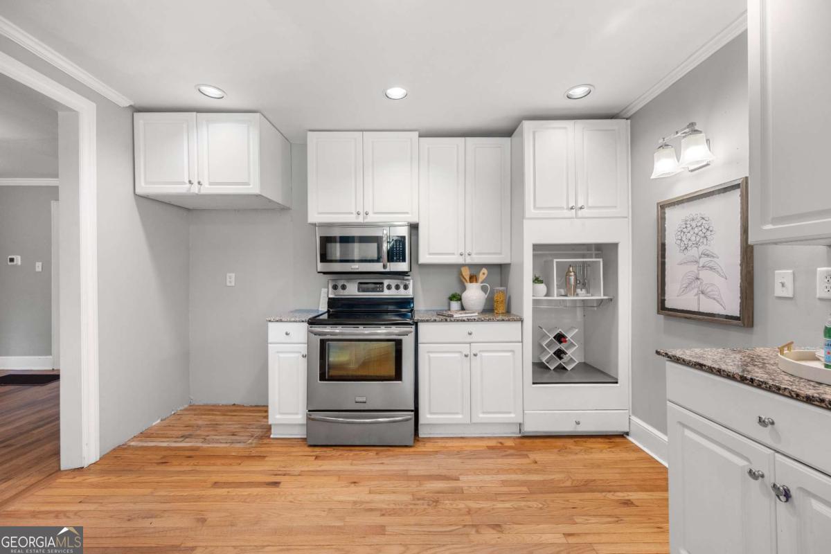 1938 Maywood Place NW