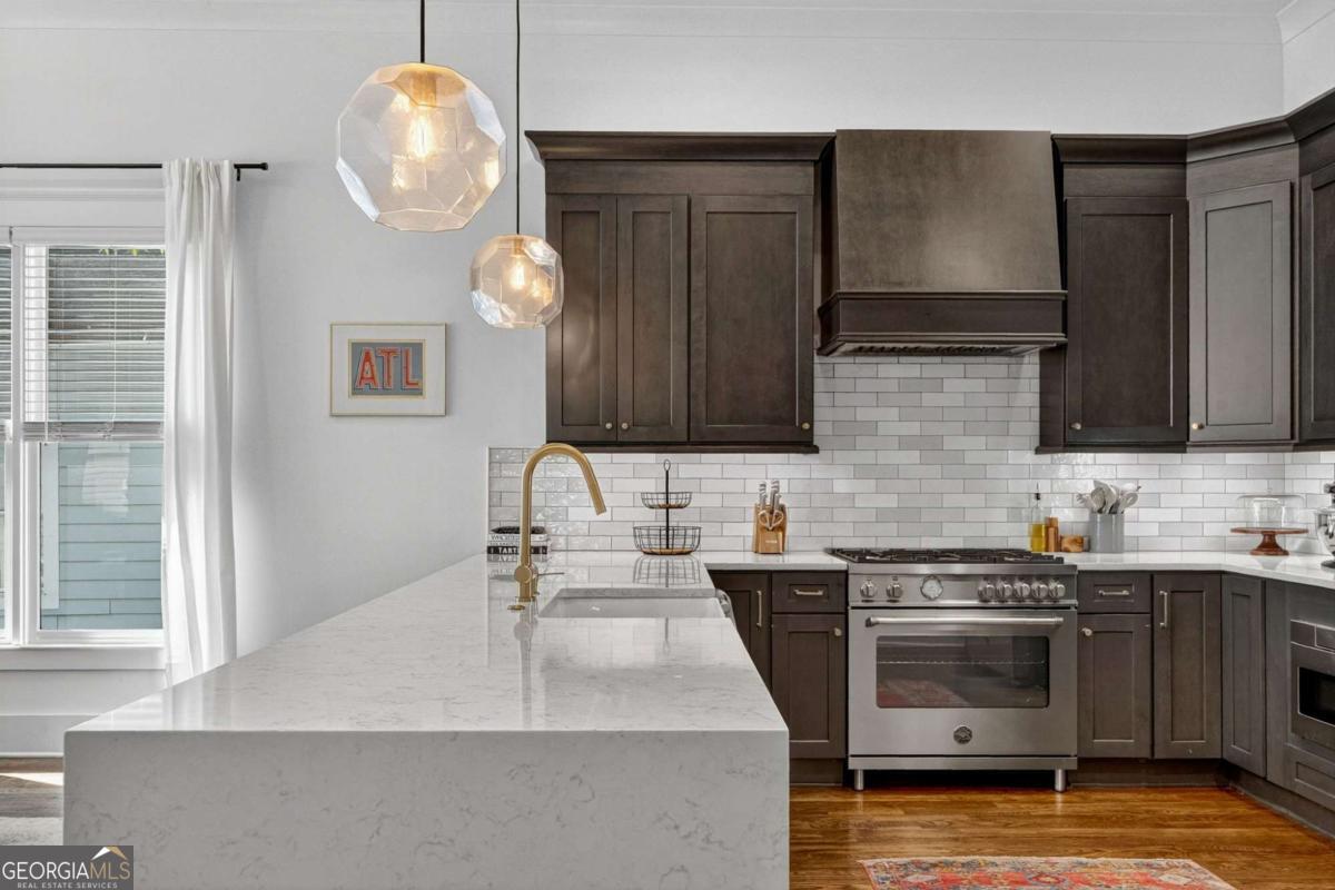 1054 White Oak Avenue SW