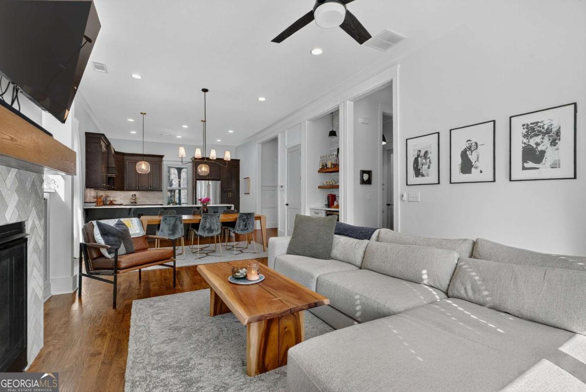 1054 White Oak Avenue SW