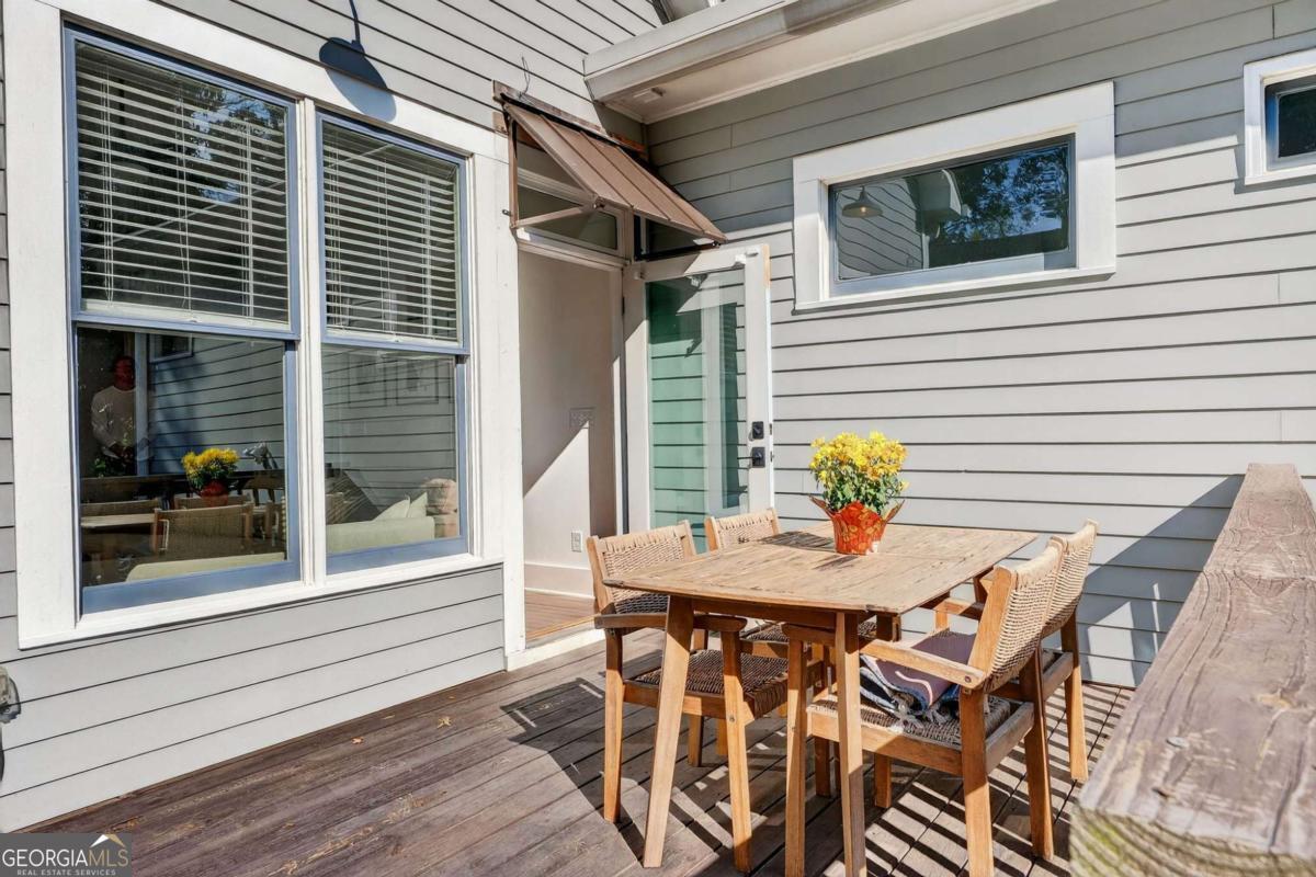 1054 White Oak Avenue SW