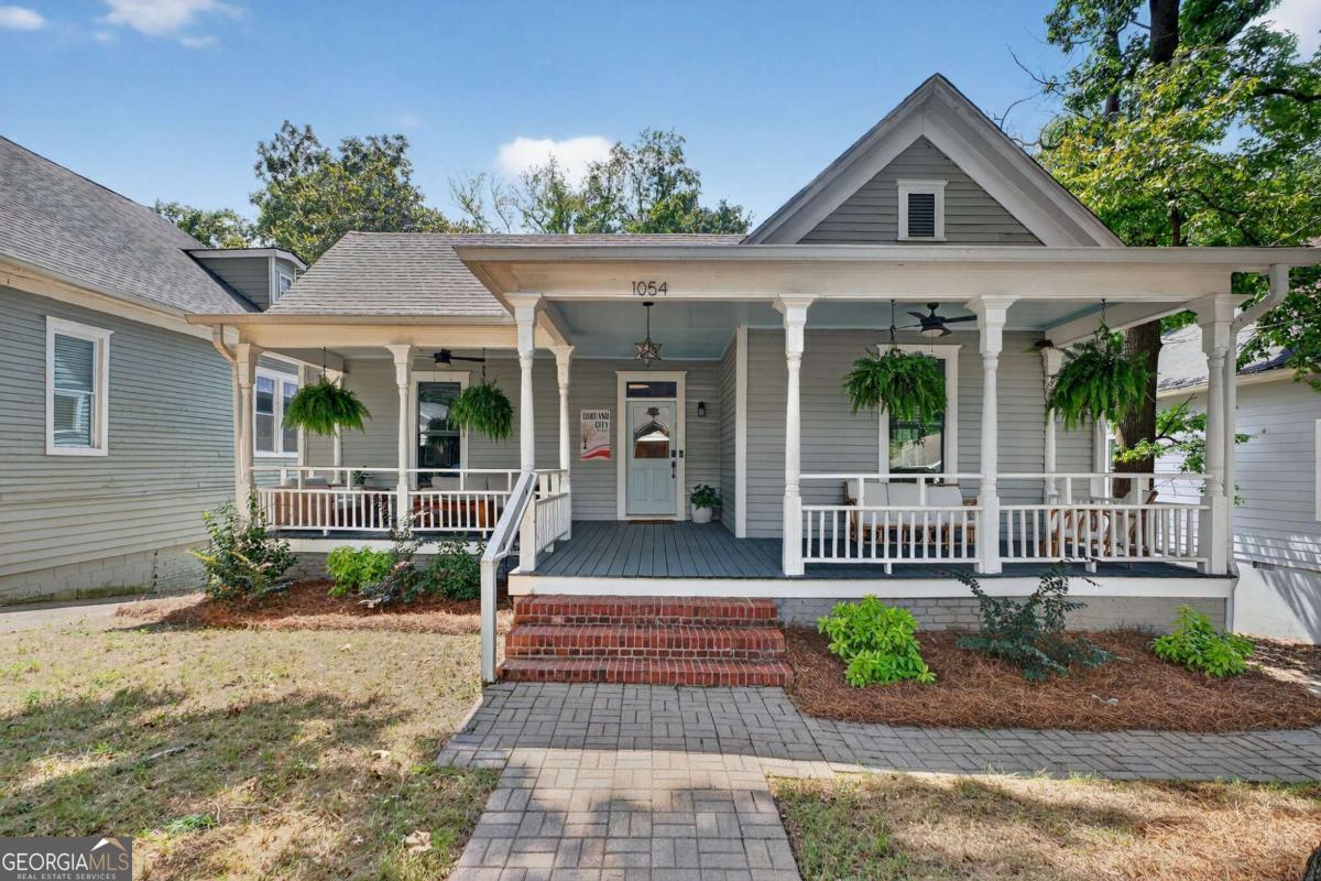 1054 White Oak Avenue SW