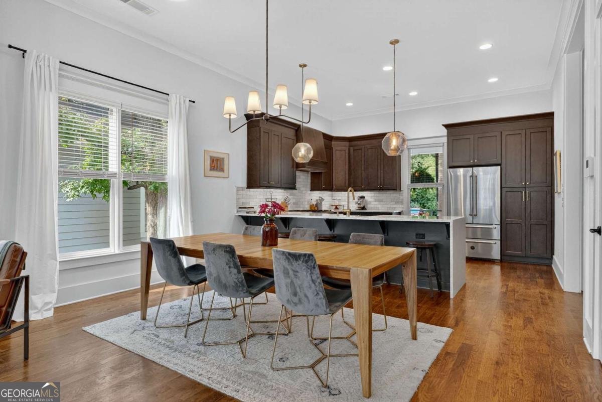 1054 White Oak Avenue SW