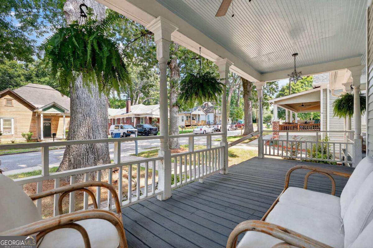 1054 White Oak Avenue SW