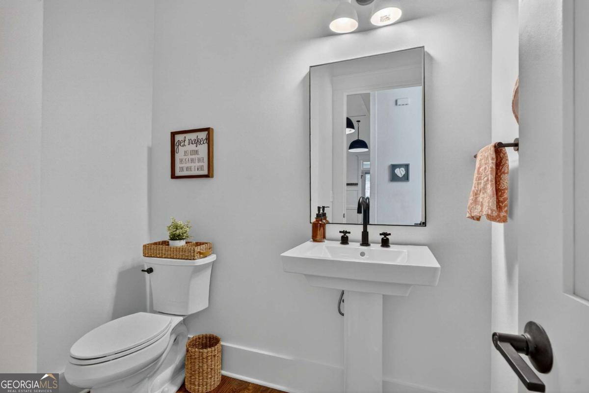 1054 White Oak Avenue SW