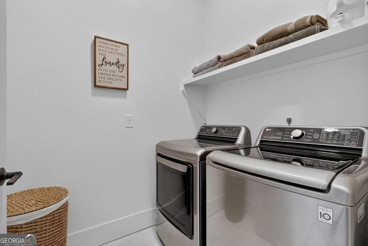 1054 White Oak Avenue SW