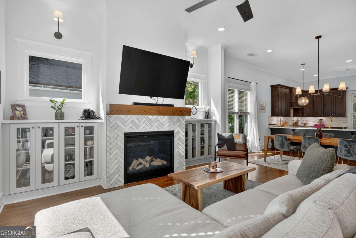 1054 White Oak Avenue SW