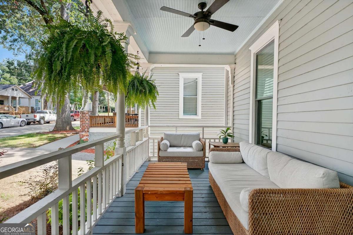 1054 White Oak Avenue SW