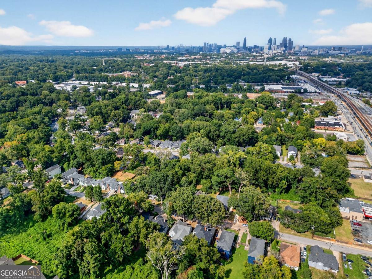 1054 White Oak Avenue SW