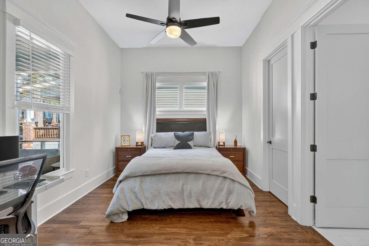 1054 White Oak Avenue SW