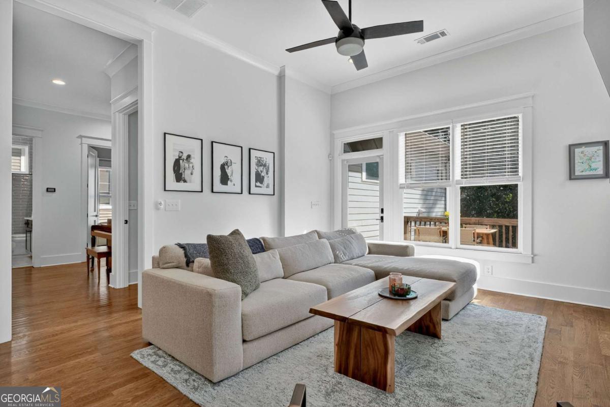 1054 White Oak Avenue SW