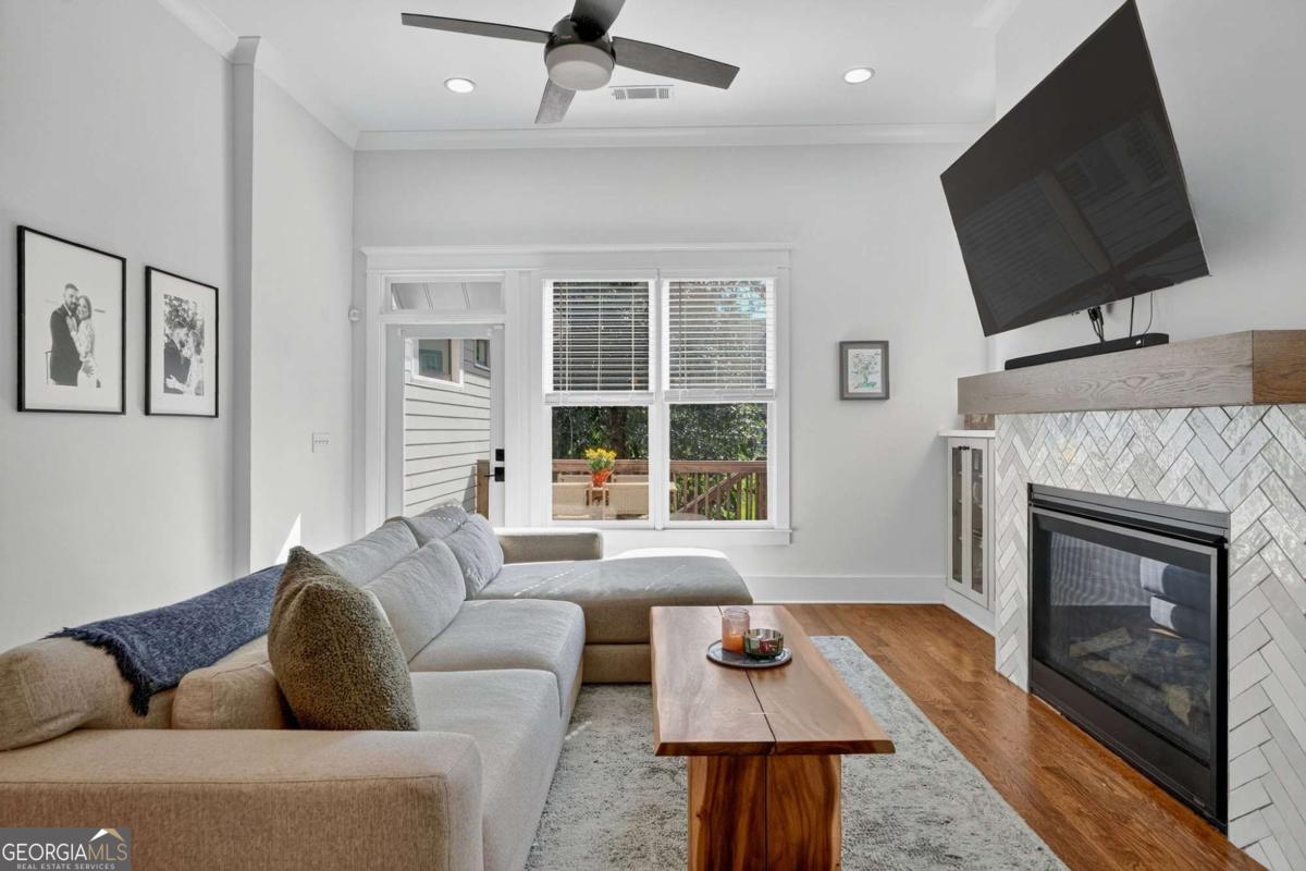 1054 White Oak Avenue SW