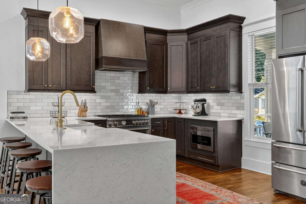 1054 White Oak Avenue SW