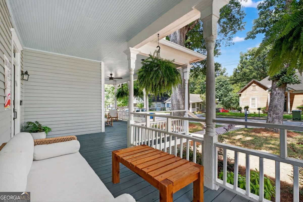 1054 White Oak Avenue SW