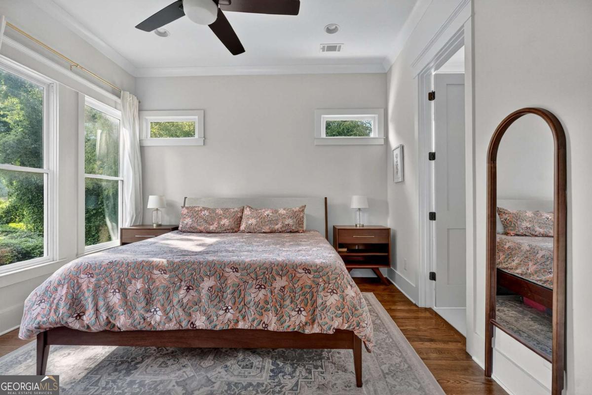 1054 White Oak Avenue SW