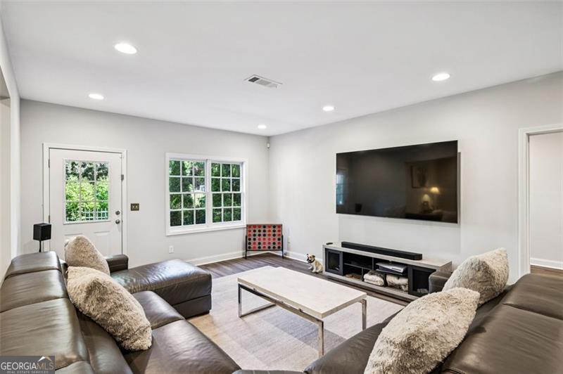 2296 Valley Brook Way NE