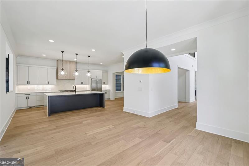 2595 Apple Valley Road